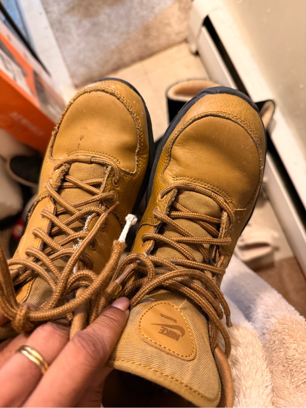 Nike Kids Tan/Brown Lace-Up Outdoor Boots